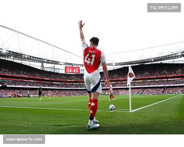 切尔西半场0-1落后阿森纳，角球防守失误成转折点